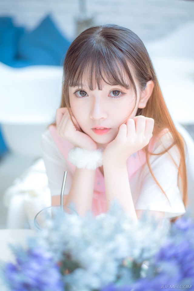 当我们都老的时候，我希望——还能吻着你的牙床，直到永远~~~首语：现在的你是否泪如雨下?就如同帖子背景的雨滴，无息滑落……